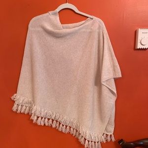 Light grey Lilly Pulitzer cashmere poncho